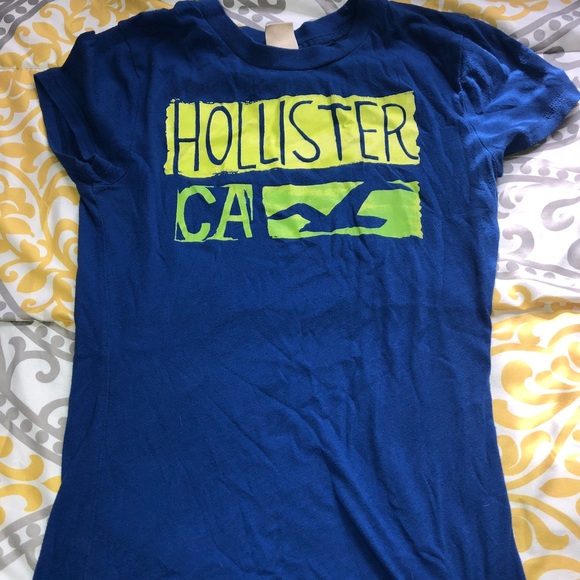 cute hollister tee - Picture 1 of 1